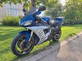 Yamaha YZF R1 - YAMAHA 2002 YZF R1