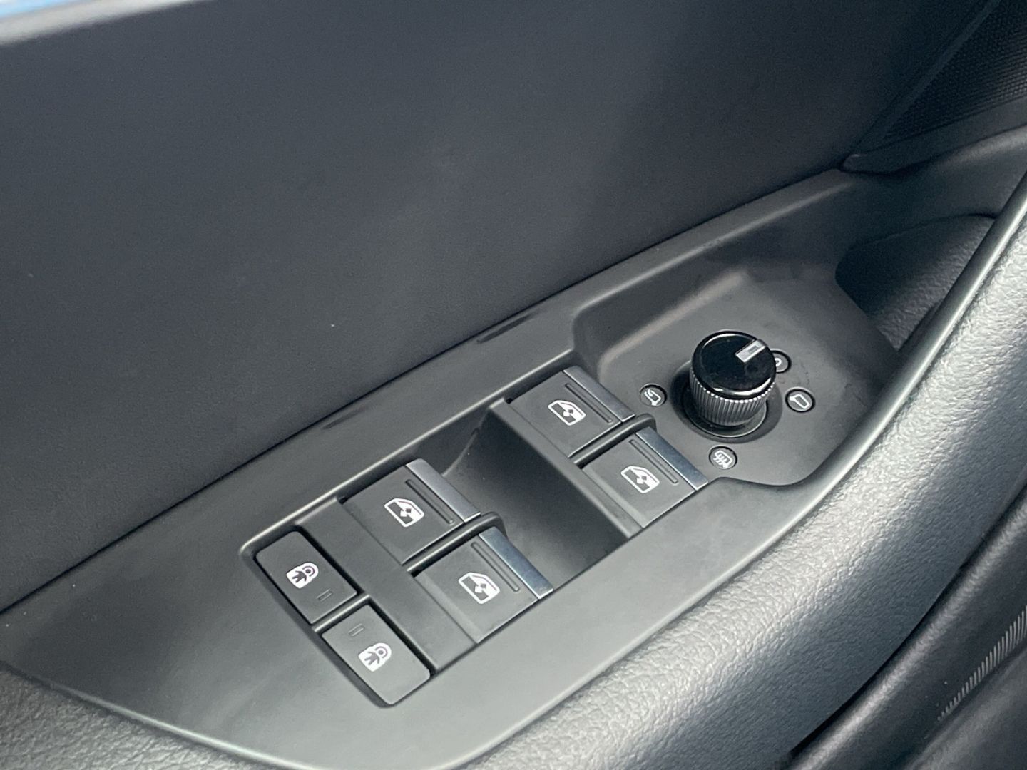 A6 50TFSIe quattro S-line Matrix/ACC/Navi/App-Co