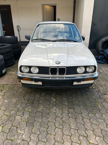 BMW E30 316i 2 Türer VFL