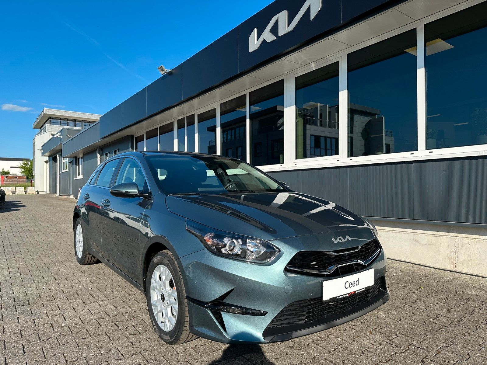 Fahrzeugabbildung Kia cee'd / Ceed 1.0 T-GDI Ultimate Edition MT