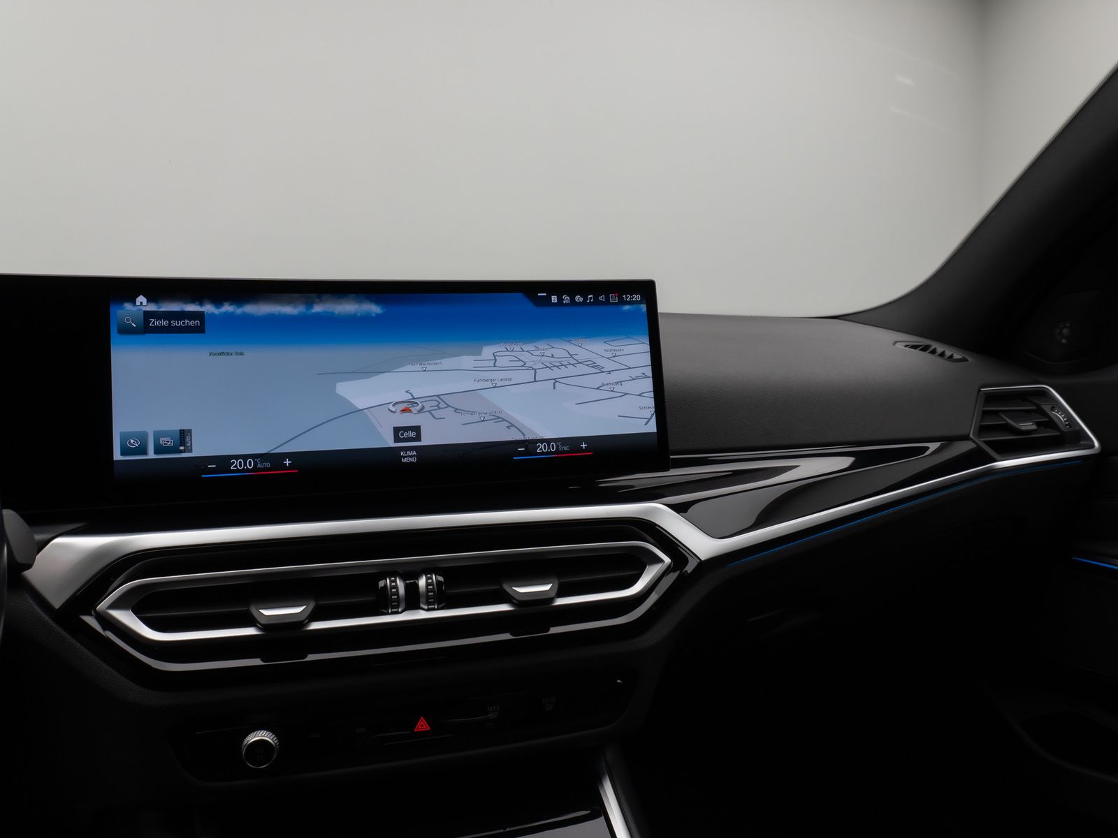 Fahrzeugabbildung BMW 330e xD MSport Kamera HUD DAB H/K Komfort 18Zoll