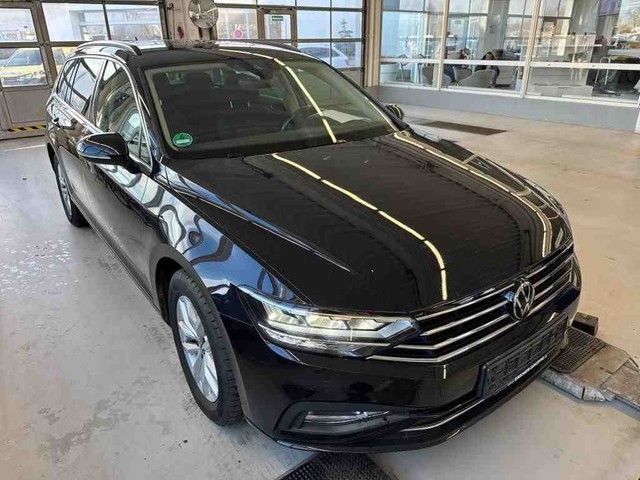 Fahrzeugabbildung Volkswagen Passat Variant 1.5TSI DSG Business LED+ACC+NAVI+