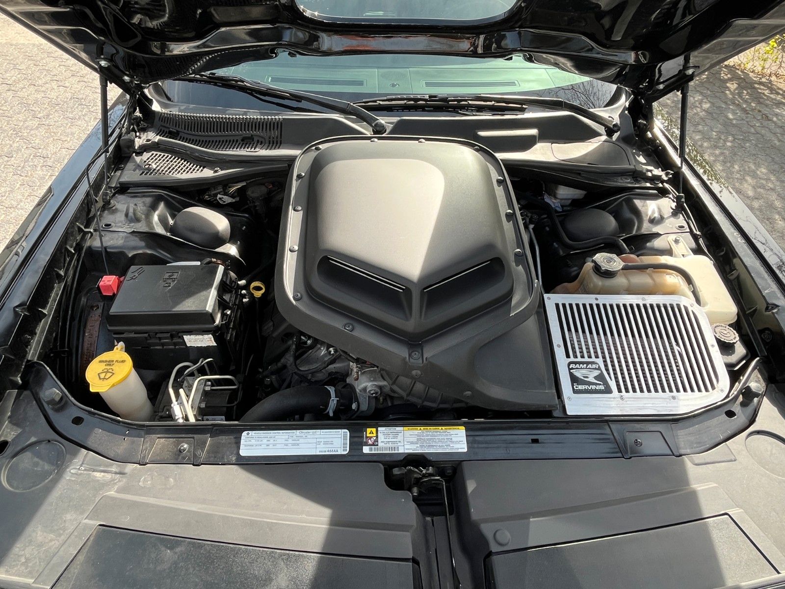 Fahrzeugabbildung Dodge Challenger SRT8 V8 Hemi 6.1