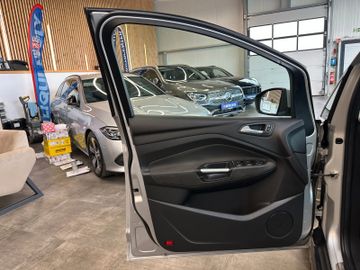 Ford Grand C-MAX Titanium *Pano*Navi*7Sitzer*