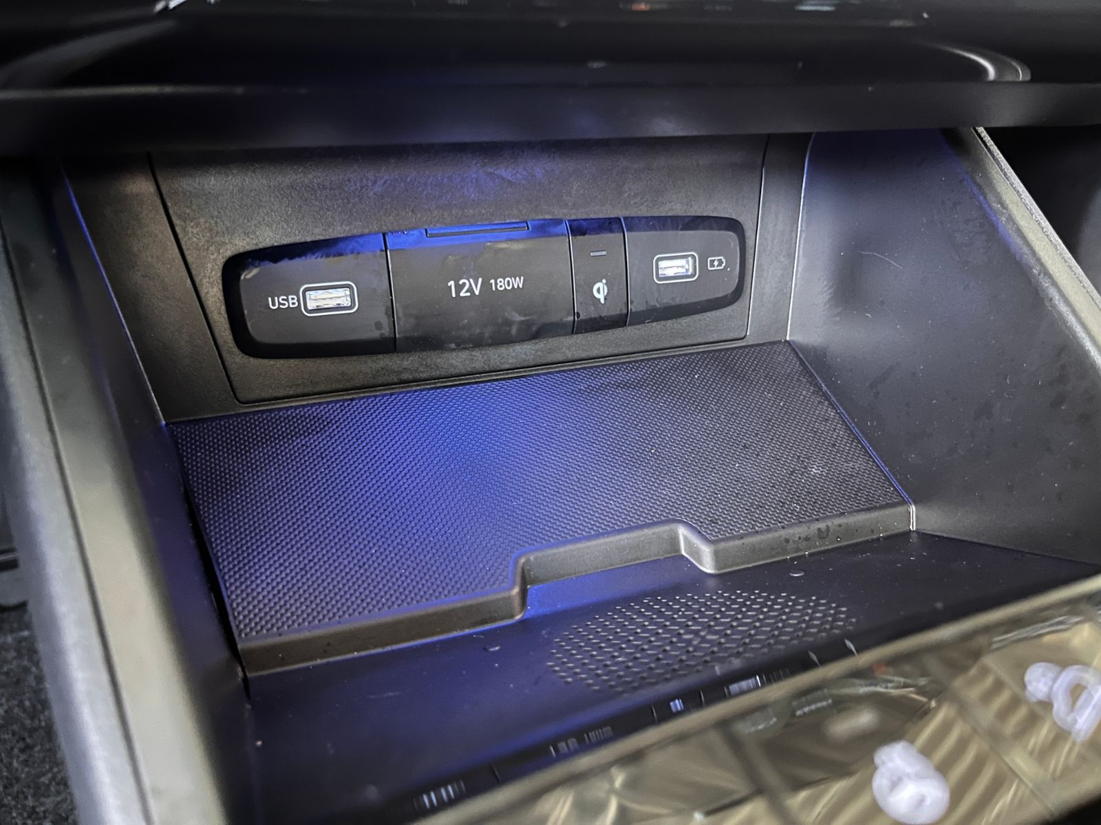 Fahrzeugabbildung Hyundai TUCSON Trend Plug-In Hybrid 4WD KLIMA LED NAVI