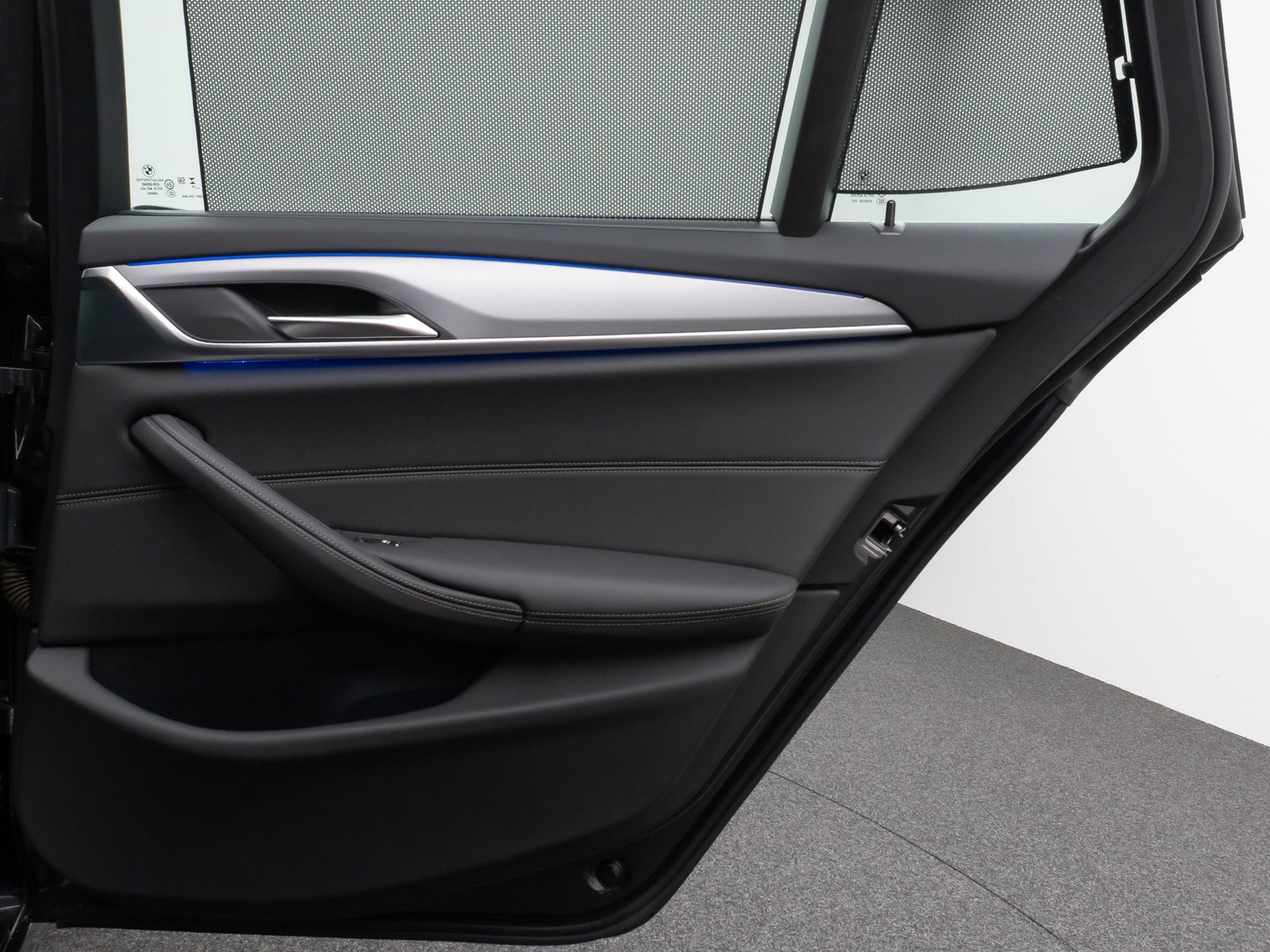 Fahrzeugabbildung BMW 520d Panorama Kamera HUD DAB 4Klima Alarm 19Zoll