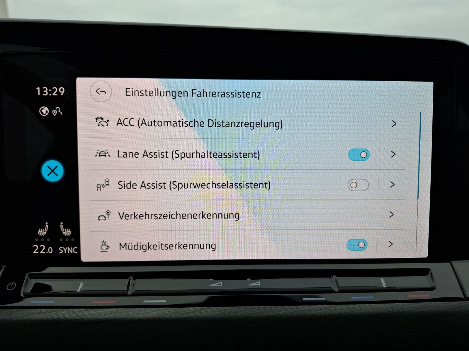 Fahrzeugabbildung Volkswagen Golf VIII Variant TDI Style DSG LED Navi AID ACC