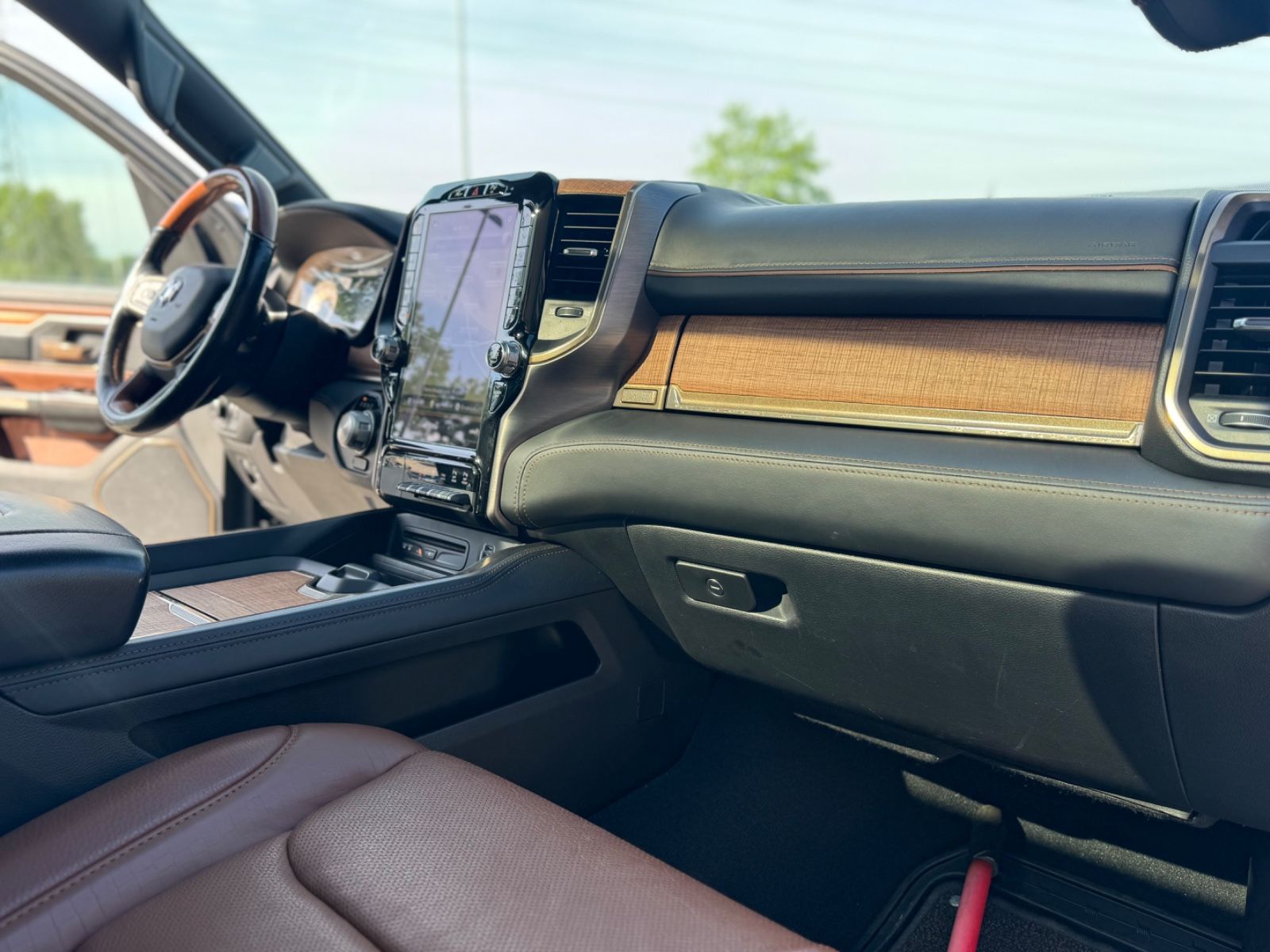 Fahrzeugabbildung Dodge RAM 1500 CrewCab 5,7 Longhorn Luftfahrwerk Voll