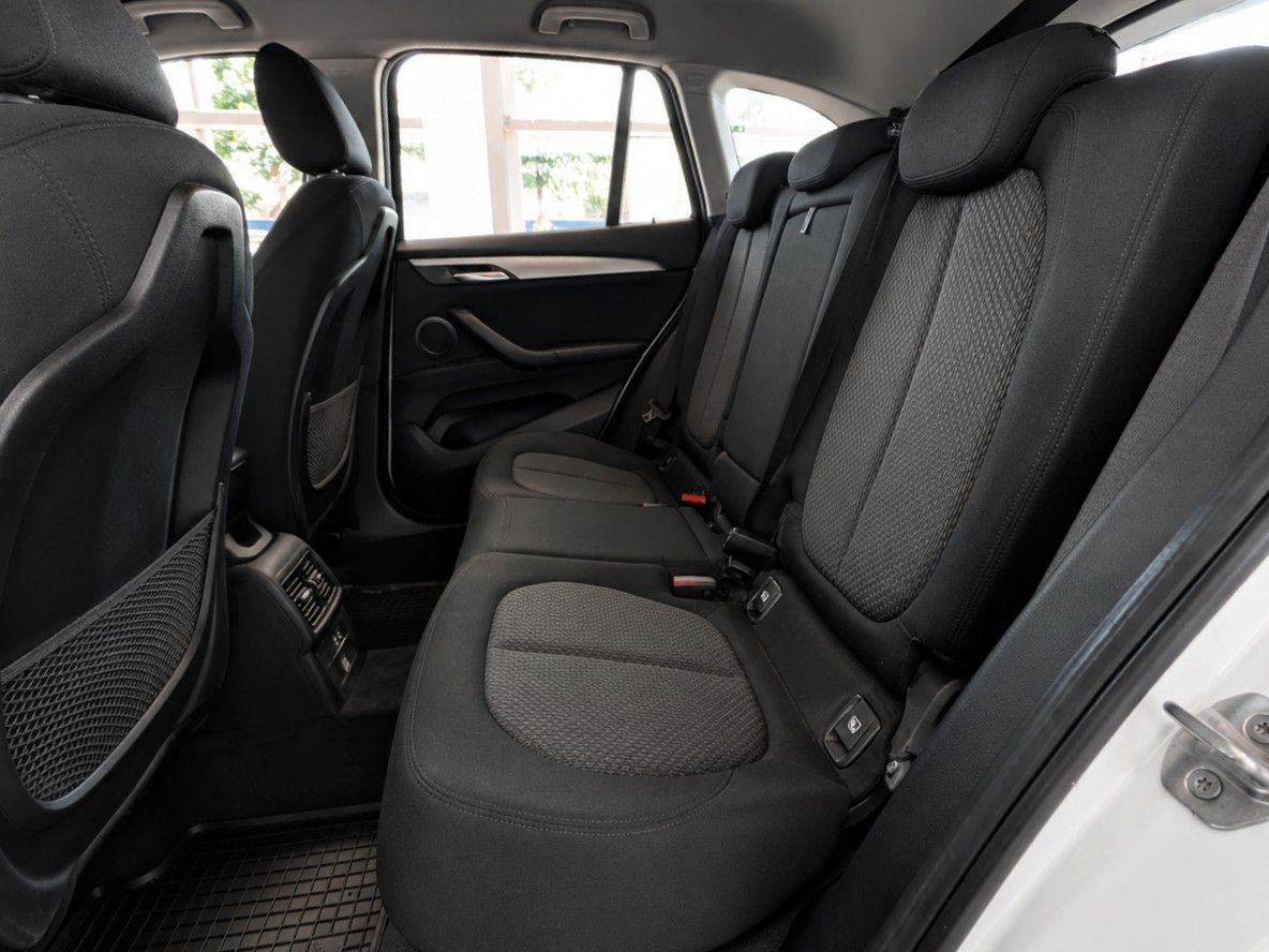 Fahrzeugabbildung BMW X1 18i LCI NAVI SHZ AHK PDC KLIMAAUT 8xALU