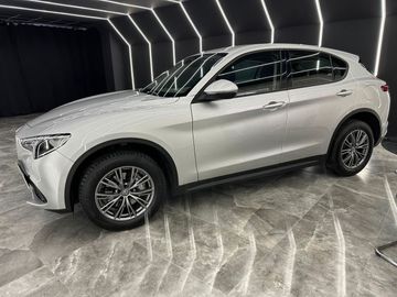 Alfa-Romeo Stelvio - 8