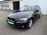 BMW 318i Touring *Navi*PDC*SHZ*Tempomat* - BMW 3er Reihe aus 2009: Kombi