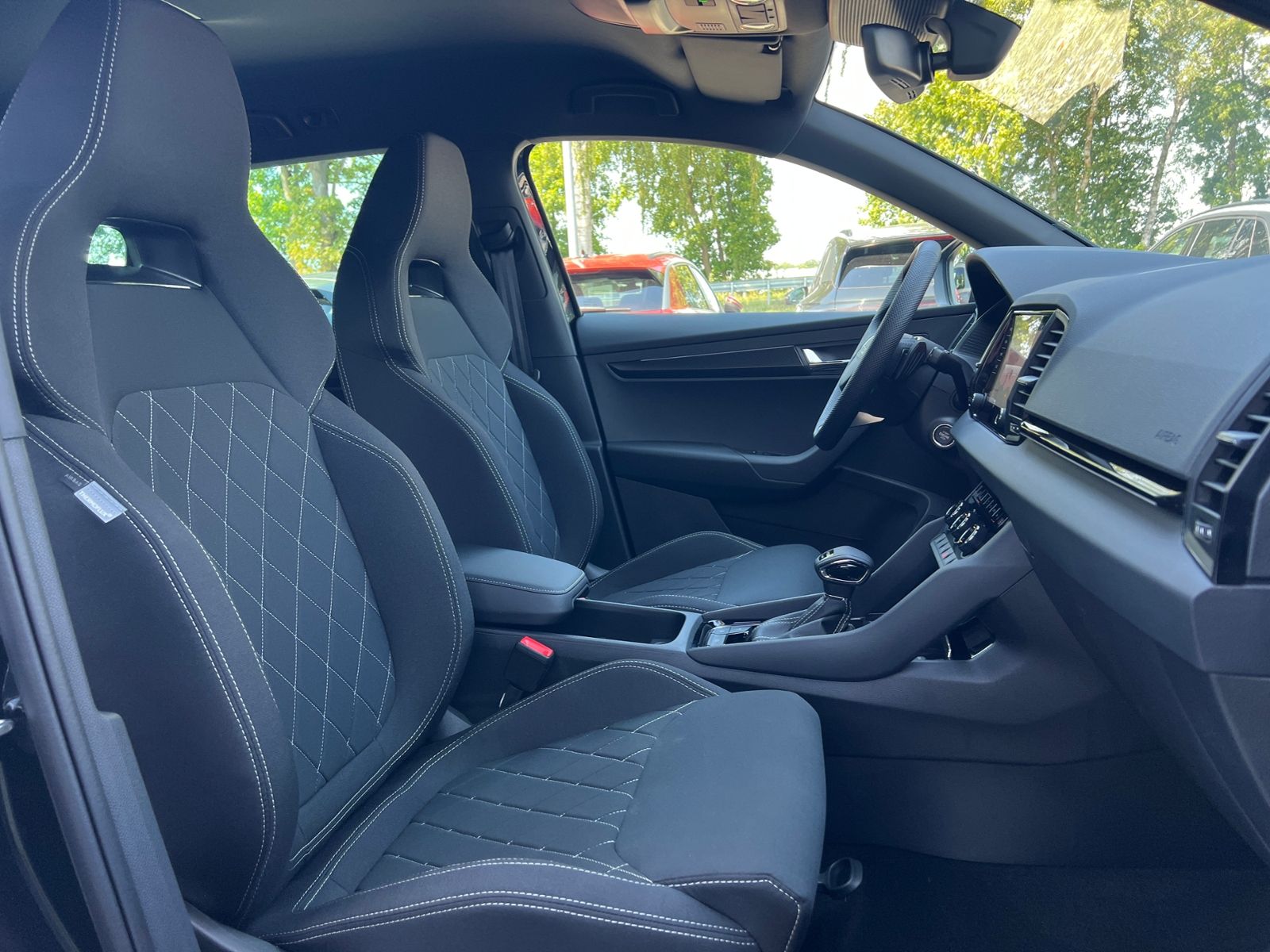 Fahrzeugabbildung SKODA Karoq Sportline 2.0 TSI 4x4 DSG *CANTON, AHK, 19