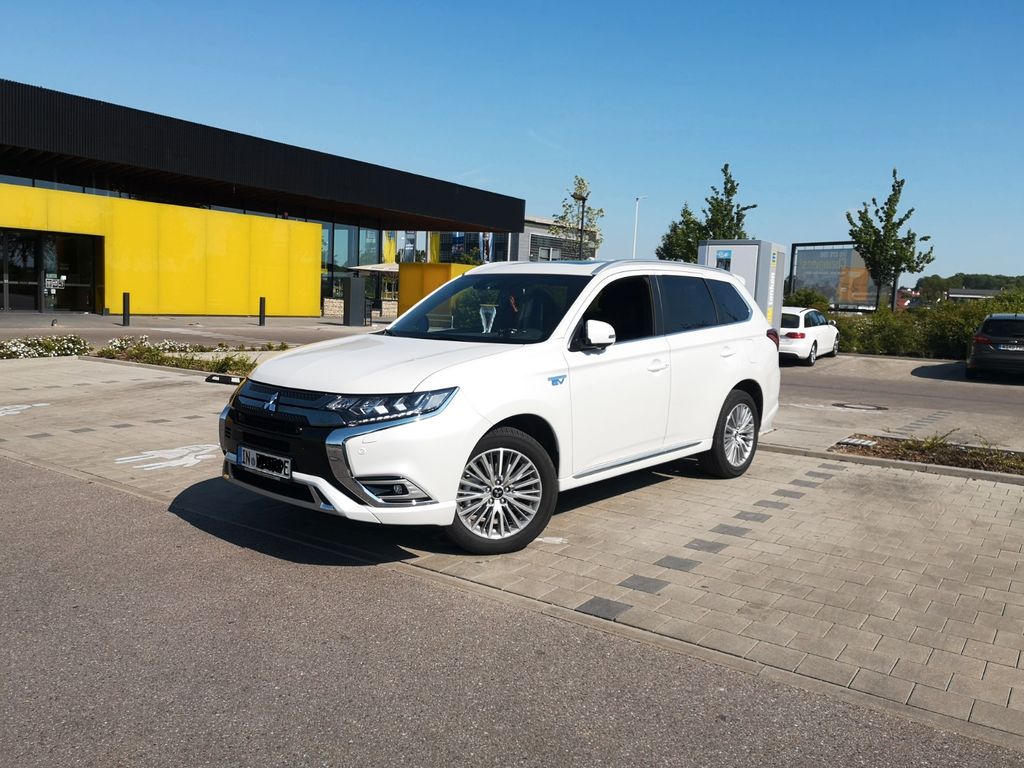 Image of Mitsubishi Plug-in Hybrid Outlander