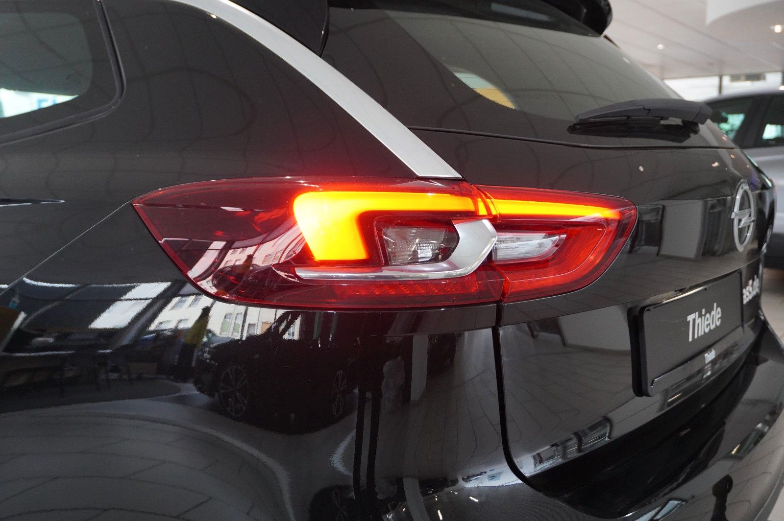 Fahrzeugabbildung Opel Insignia B ST 2.0D ELEGANCE NAVI/LED/KAMERA/AHK