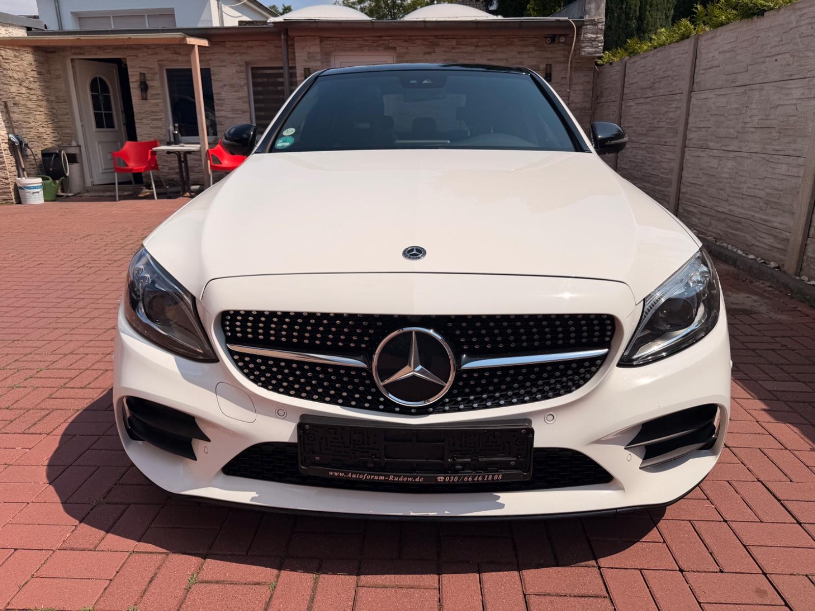 Mercedes-Benz C 300 d AMG-STYLING+PANO+BURMESTER+LED+MEMORY