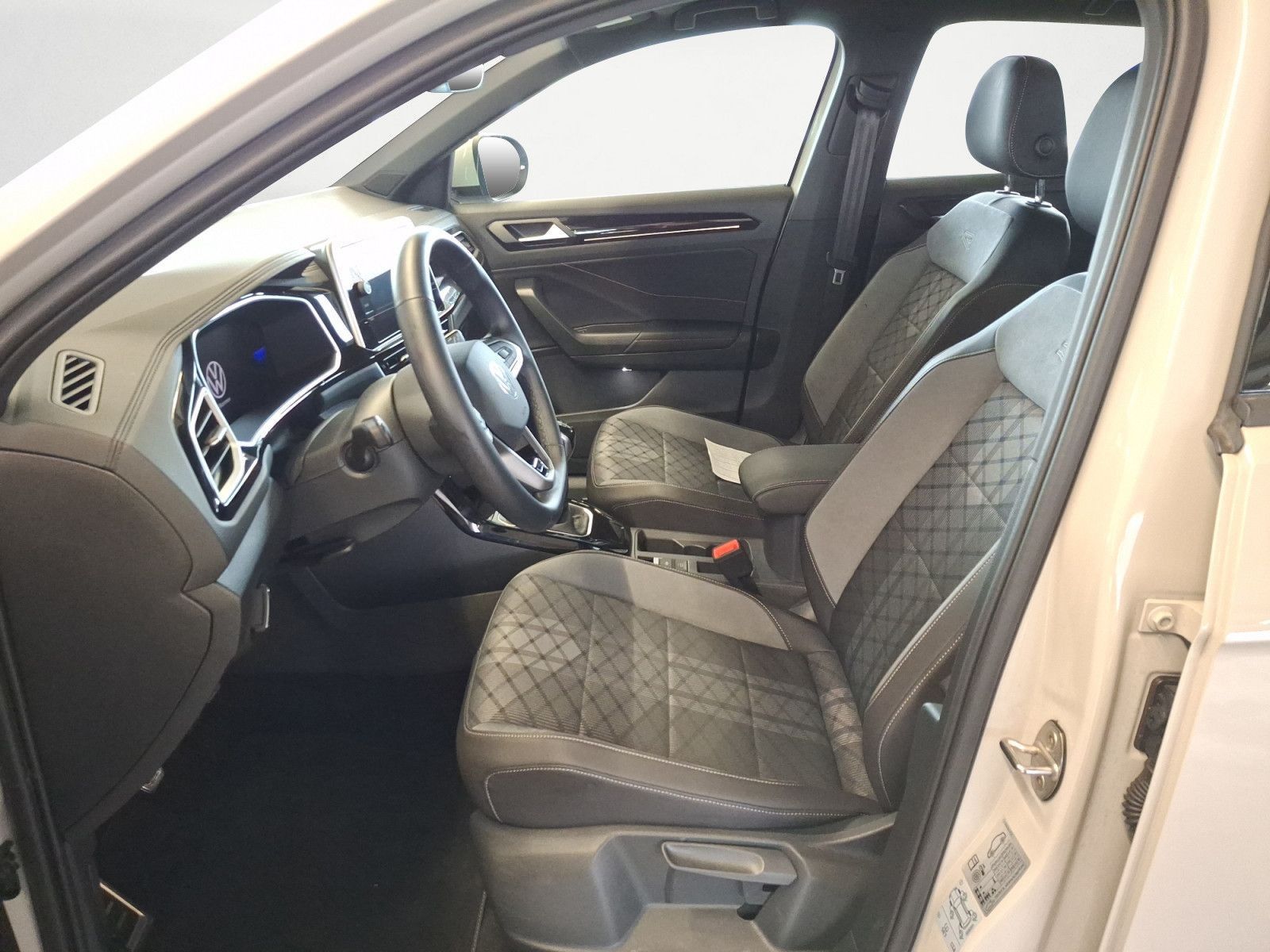 Volkswagen T-Roc - Bild 8