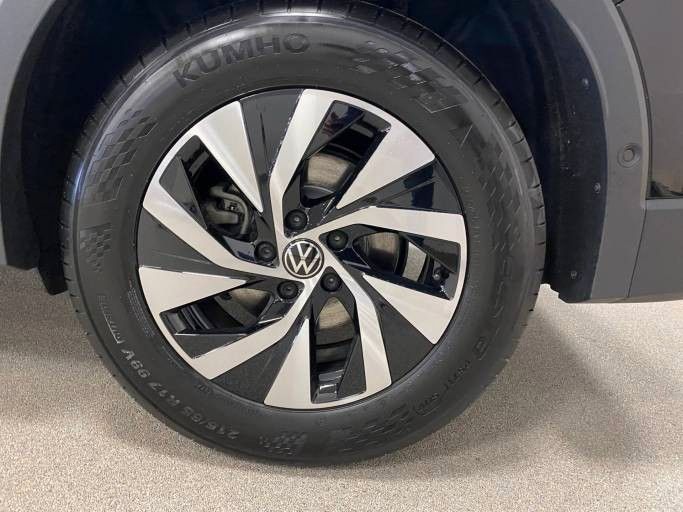 Fahrzeugabbildung Volkswagen Tiguan 1.5 eTSI OPF DSG+AHK + NAVI+PARKASSISTENT