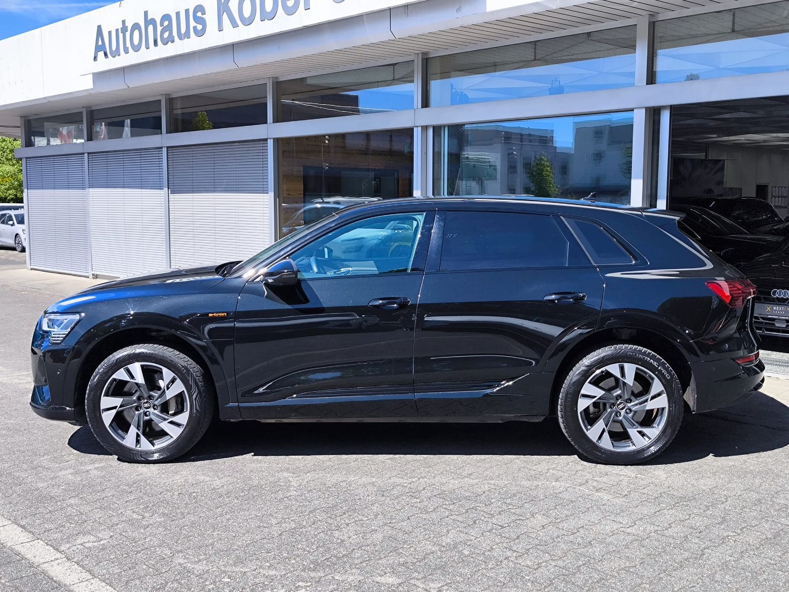 Fahrzeugabbildung Audi e-tron S LINE BLACK EDITION PANO+MEMO+SHZ+360+