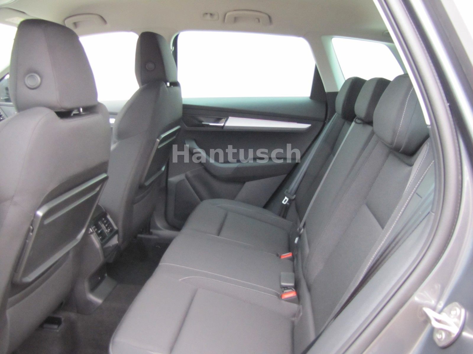 Fahrzeugabbildung SKODA Karoq Balance 1.5l TSI 150PS 7-Gang DSG