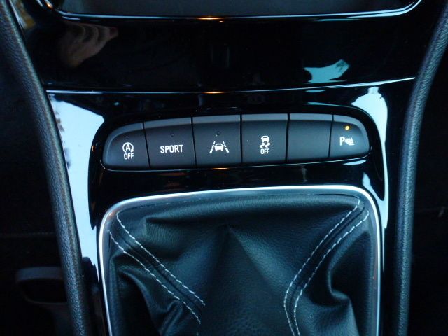 Fahrzeugabbildung Opel Astra K Sportstourer 1.4 Turbo Dynamic