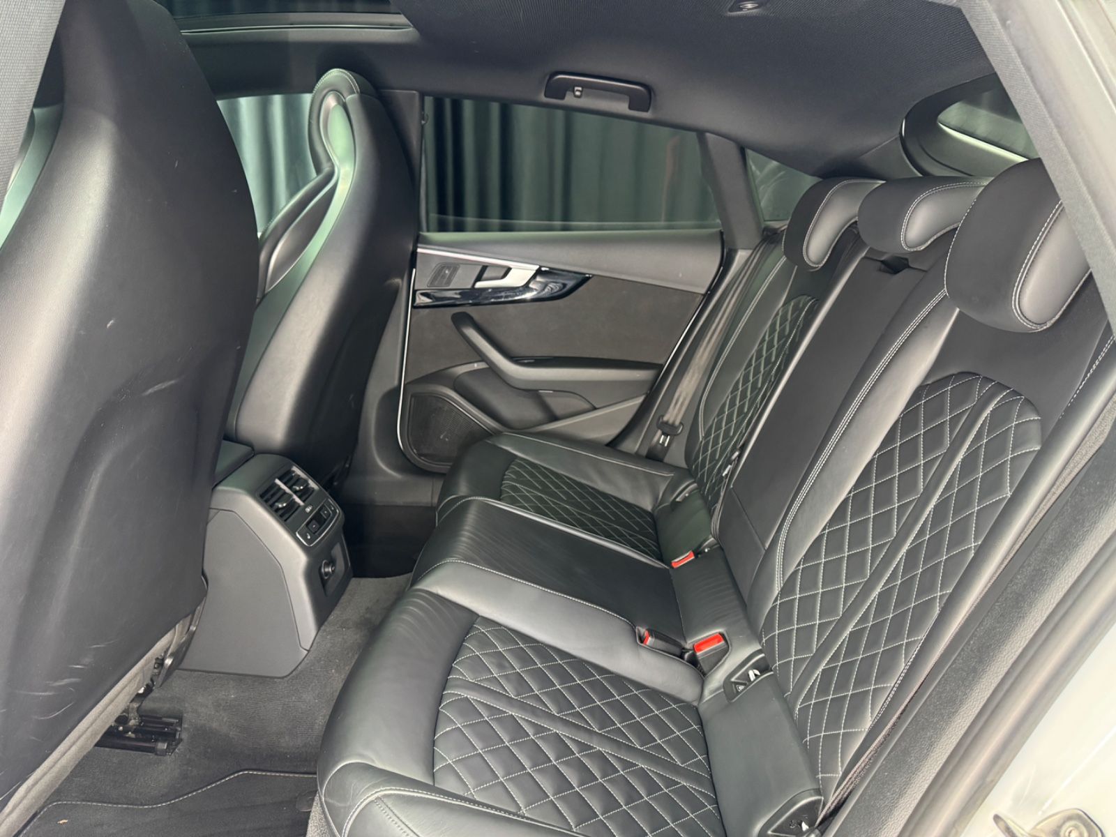 Fahrzeugabbildung Audi A5 Sportback quattro S-LINE|RS-SITZE|MASSAGE|B&O