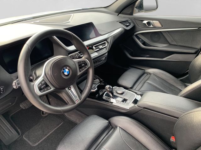 Fahrzeugabbildung BMW 118i Sport Line+LED+Navi+Leder+Driving Ass.+HiFi