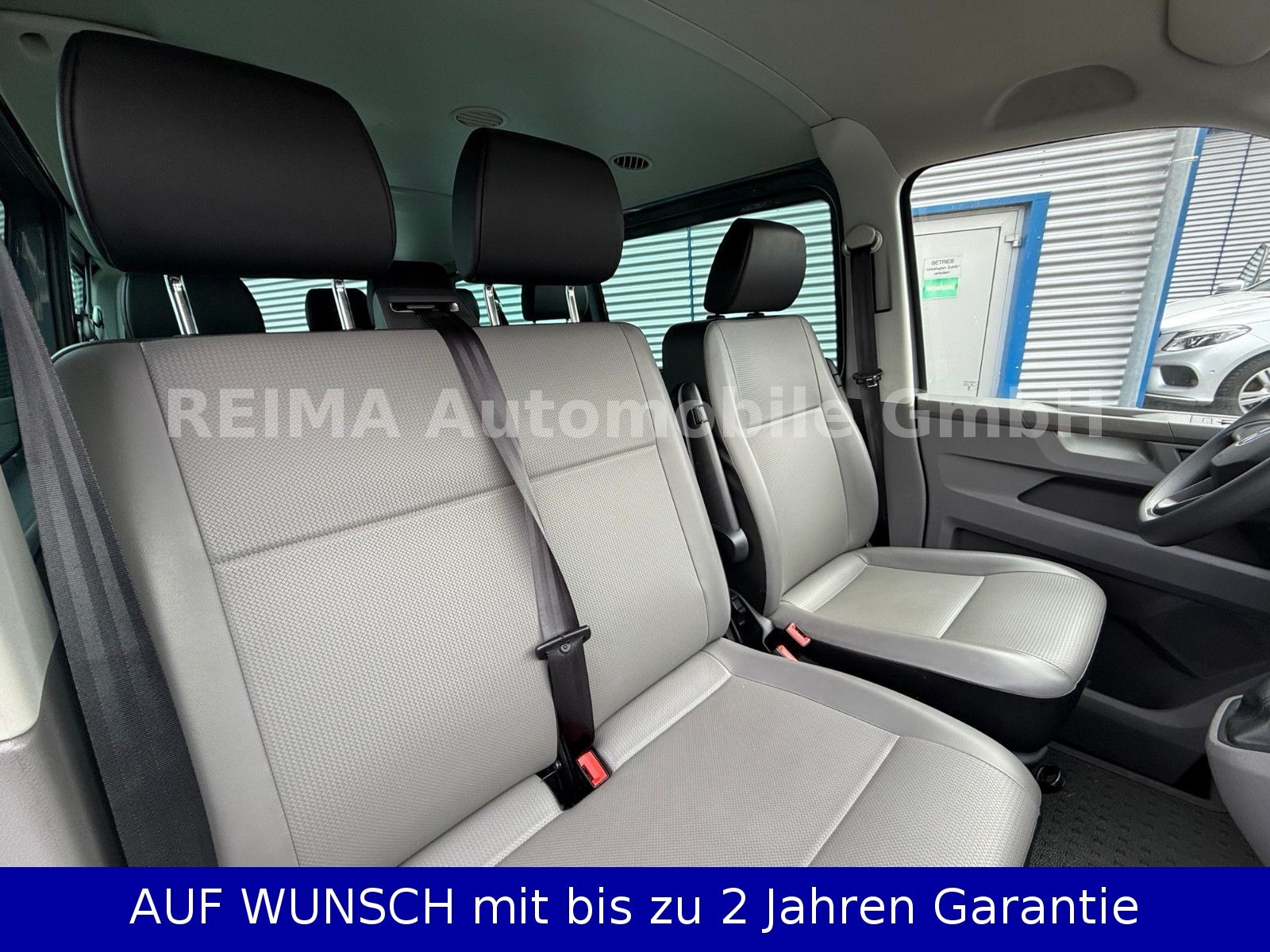 Fahrzeugabbildung Volkswagen T6.1 Bus 2,0 Diesel L 2, 9 Sitzer, Automatik