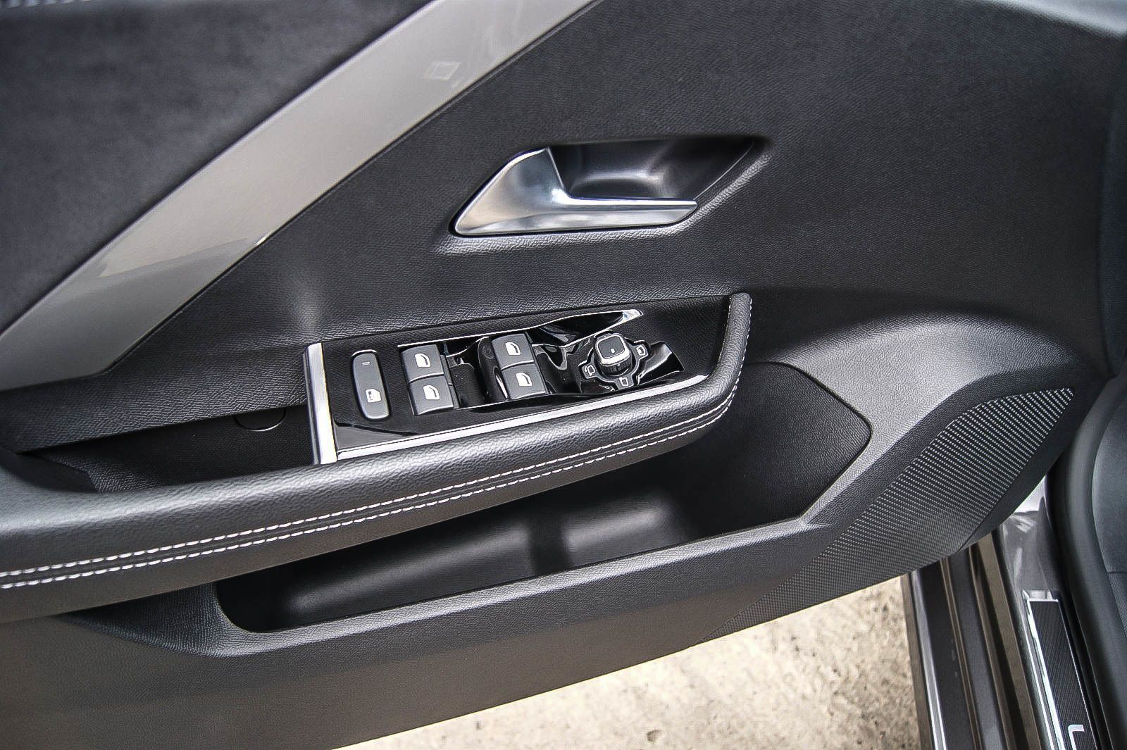 Fahrzeugabbildung Opel Astra L 1.5 Aut ULTIMATE HEADUP ANHZV 360° PANO