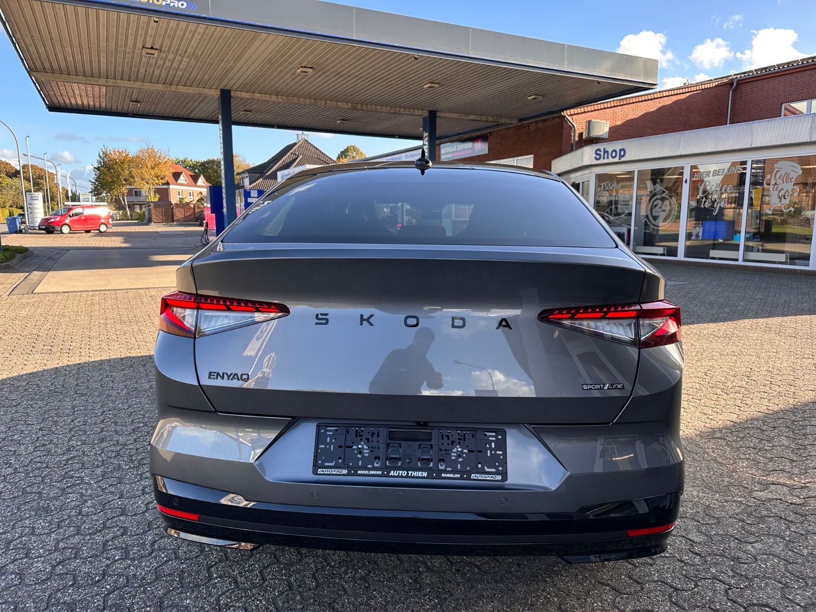 Fahrzeugabbildung SKODA Enyaq Coupé 85 Sportline Pano/Matrix/ACC/APP/21"
