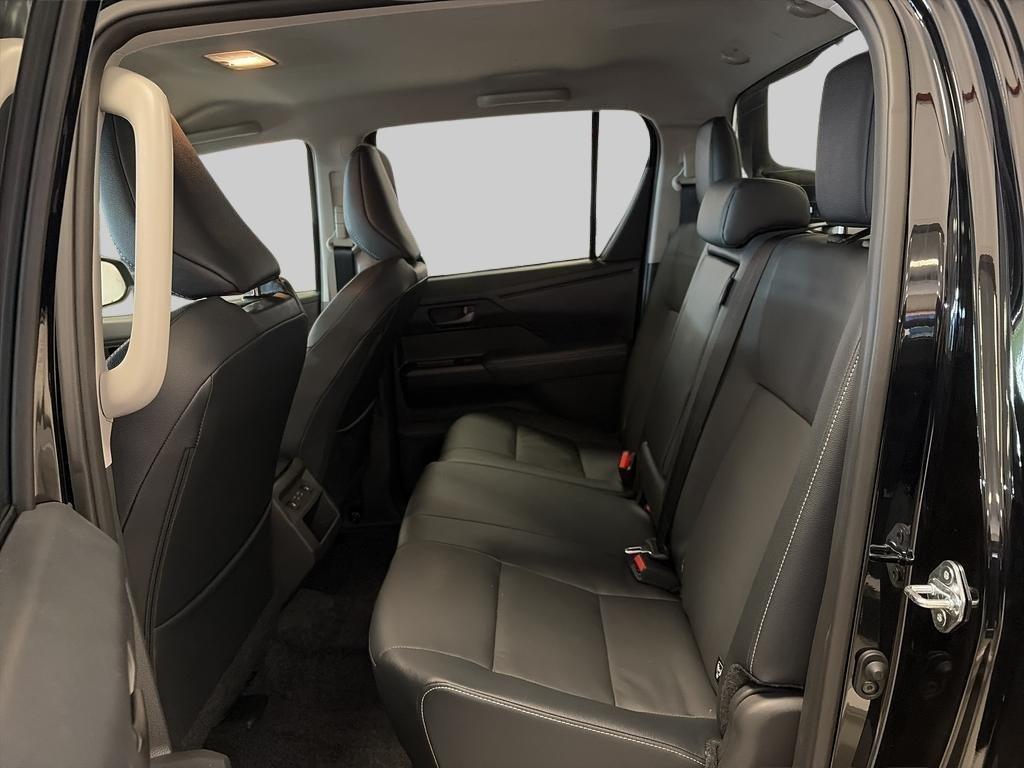 Toyota Hilux Double Cab 2.8 D MHEV 4×4 Invincible