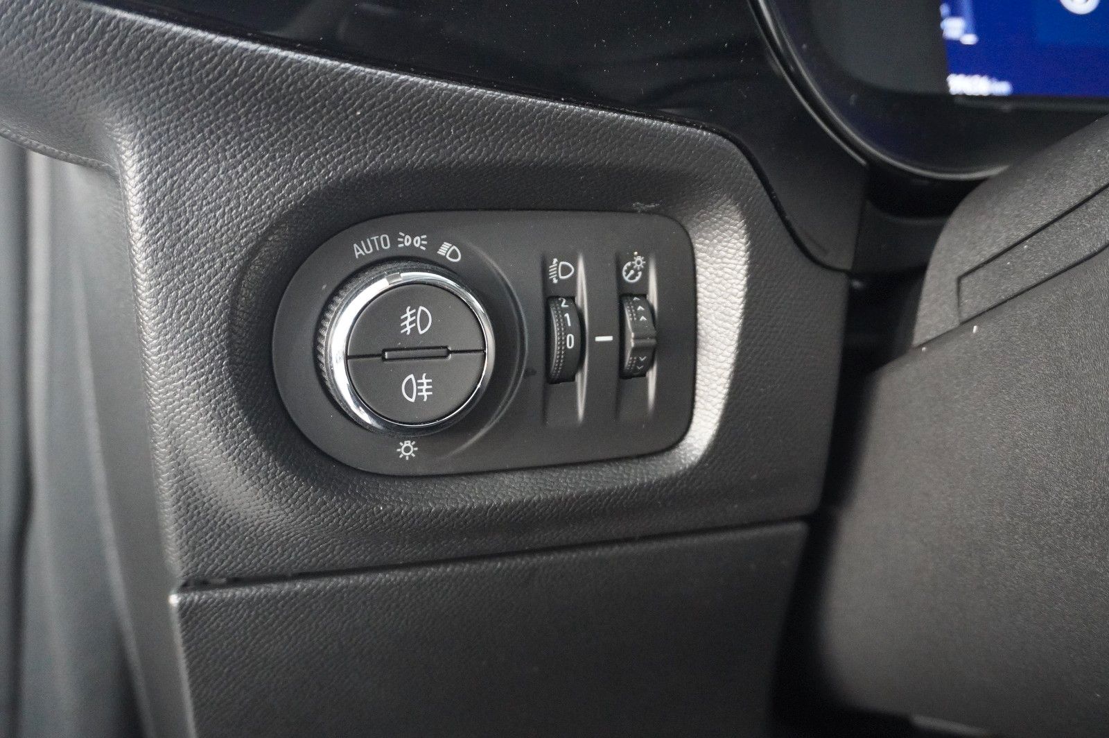 Fahrzeugabbildung Opel Corsa F 1.2 FACELIFT NAVI/LED/KAMERA/VIRTU./DAB+