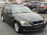 BMW 320i Panaromadach! VOLL AUSSTATTUNG! - BMW 320 aus 2007: Kombi