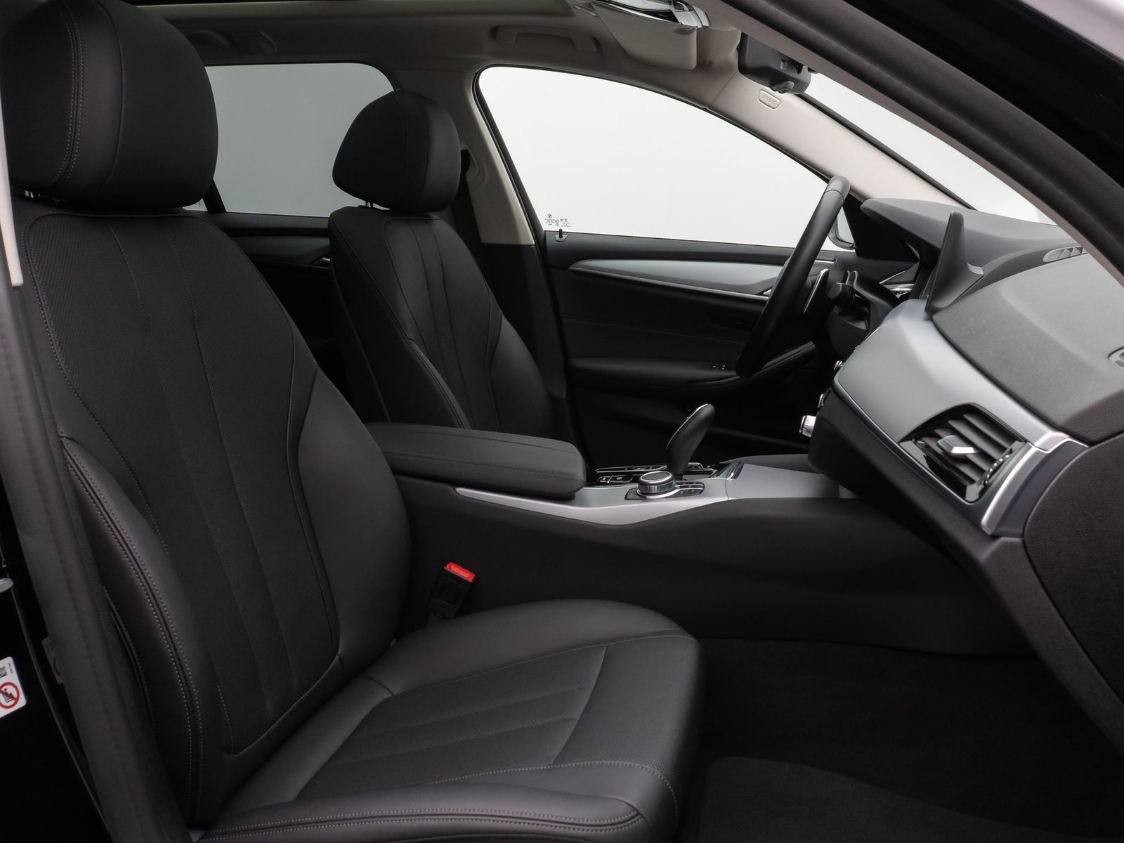 Fahrzeugabbildung BMW 530e xD Panorama 360°HUD DAB Leder Alarm 18Zoll