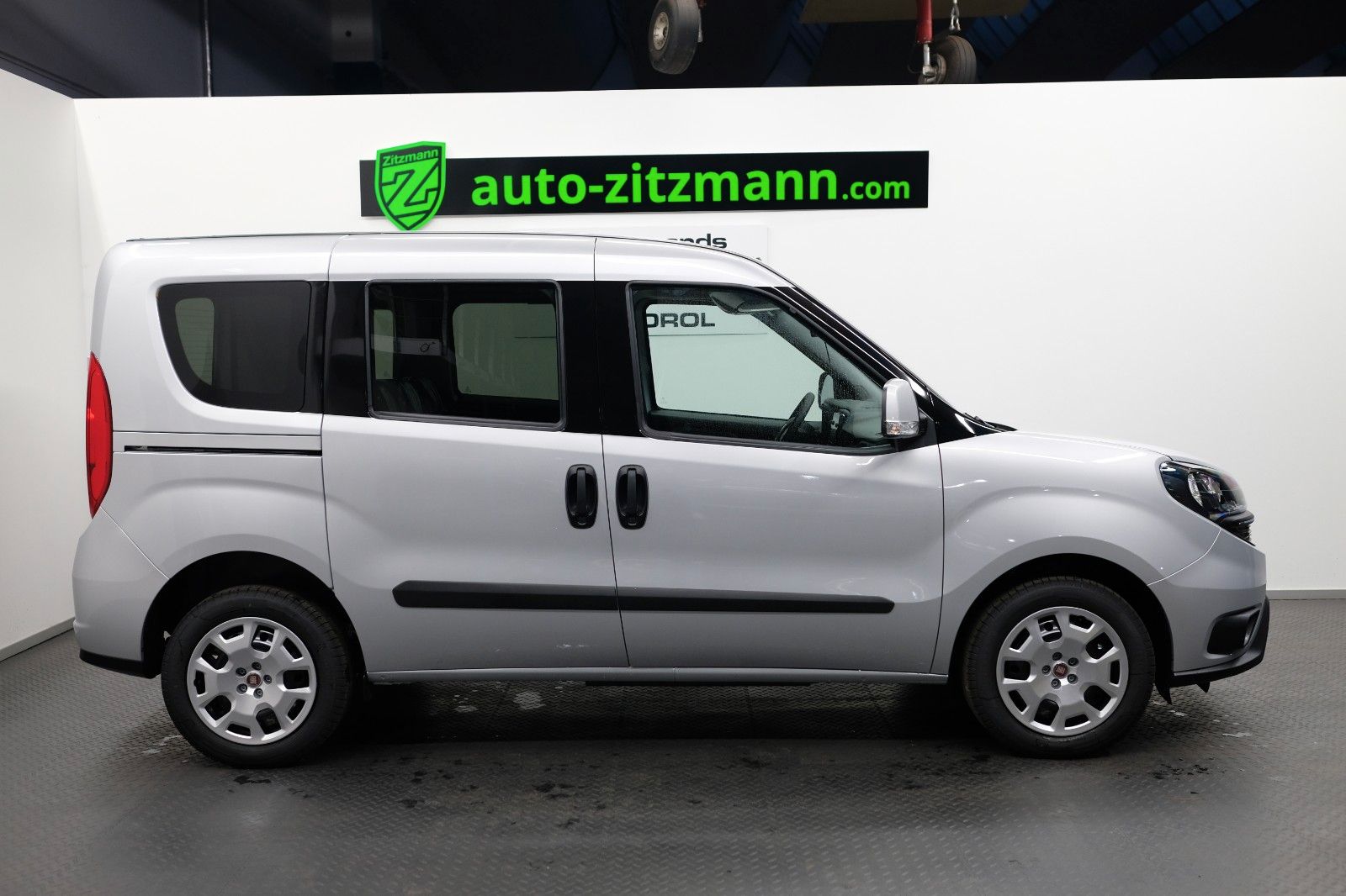 Fahrzeugabbildung Fiat Doblo Serie 2 Kombi L1H1 SX 1,6 Multijet 5-Sitze