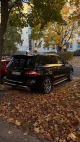 Mercedes-Benz Mercedes Benz ML 350d (AMG PAKET) - Mercedes-Benz ML 350 Gebrauchtwagen in Berlin