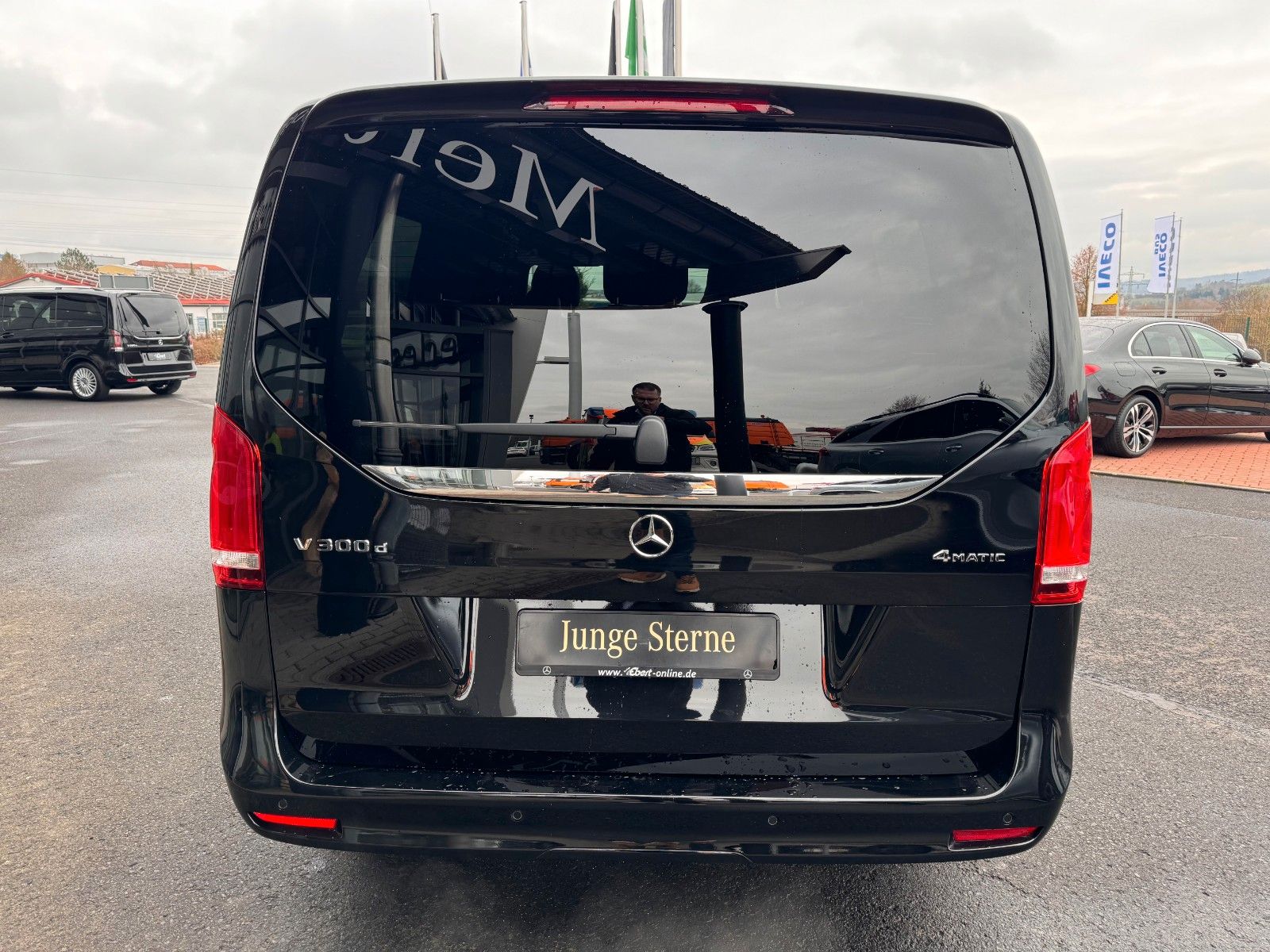 Fahrzeugabbildung Mercedes-Benz V 300 4MATIC AVA ED AMG Extral AIRMATIC Stdh AHK