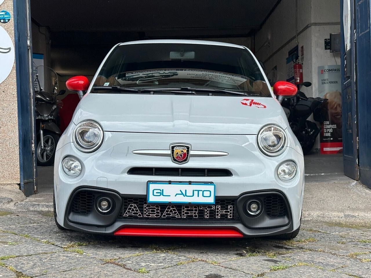 Abarth 595 F 1.4 Turbo T-Jet 165 CV imagem 3