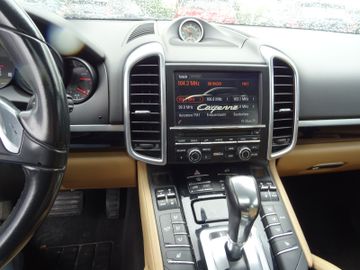 Porsche Cayenne - 8