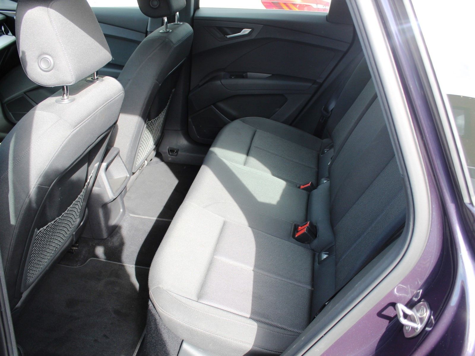 Audi Q4 e-tron 45 quattro AHK LED NAVI 19 Zoll Top foto 9