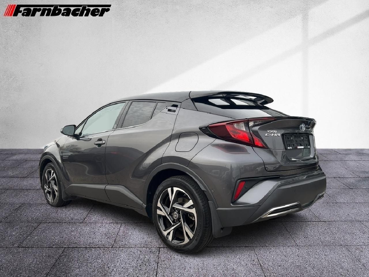 Fahrzeugabbildung Toyota C-HR 2,0 Hybrid Team D 4x2