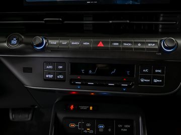 Hyundai Kona Prime Elektro 2WD Autobahnassistent BOSE