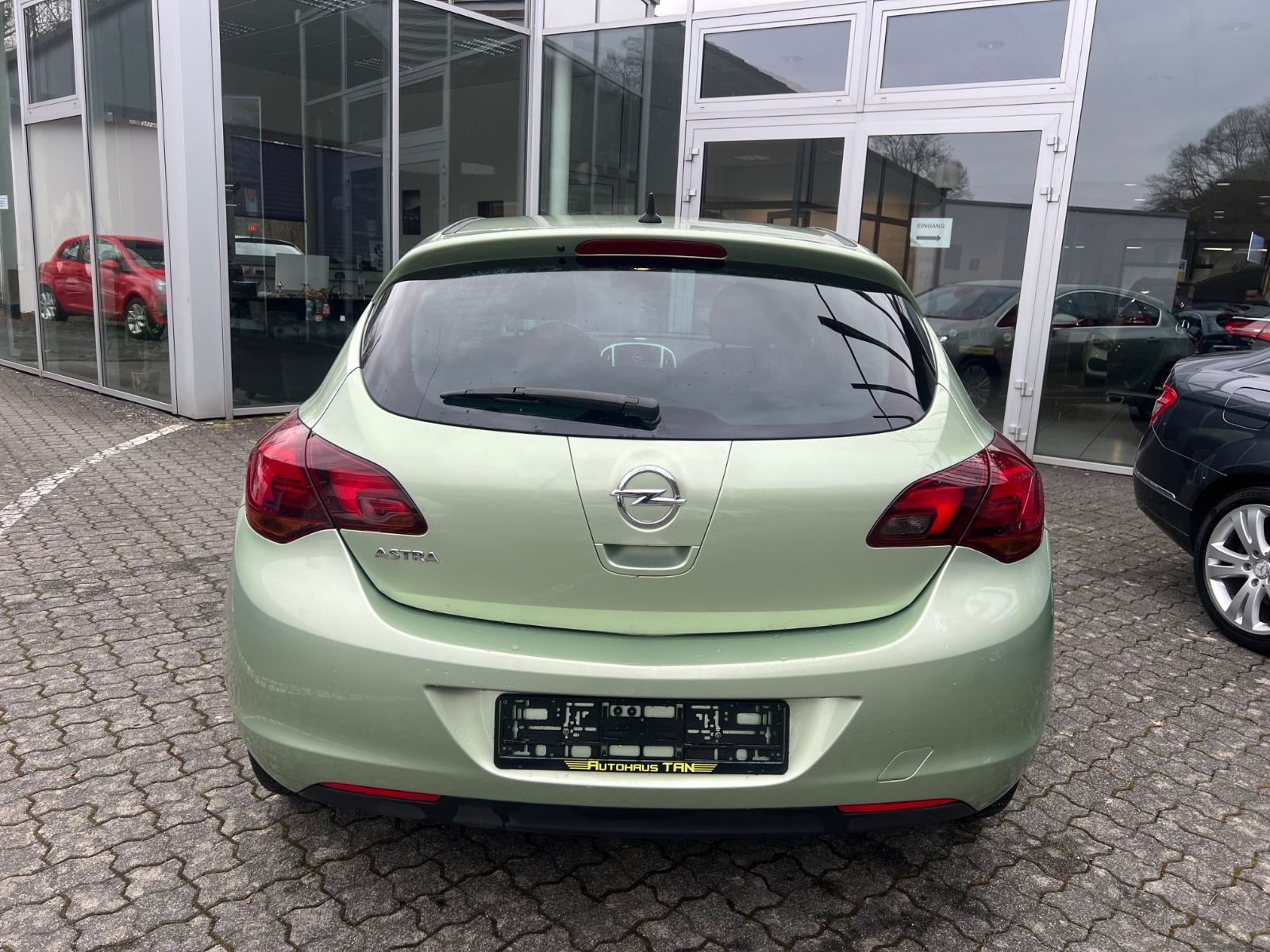 Fahrzeugabbildung Opel Astra J Lim. 5-trg. Sport