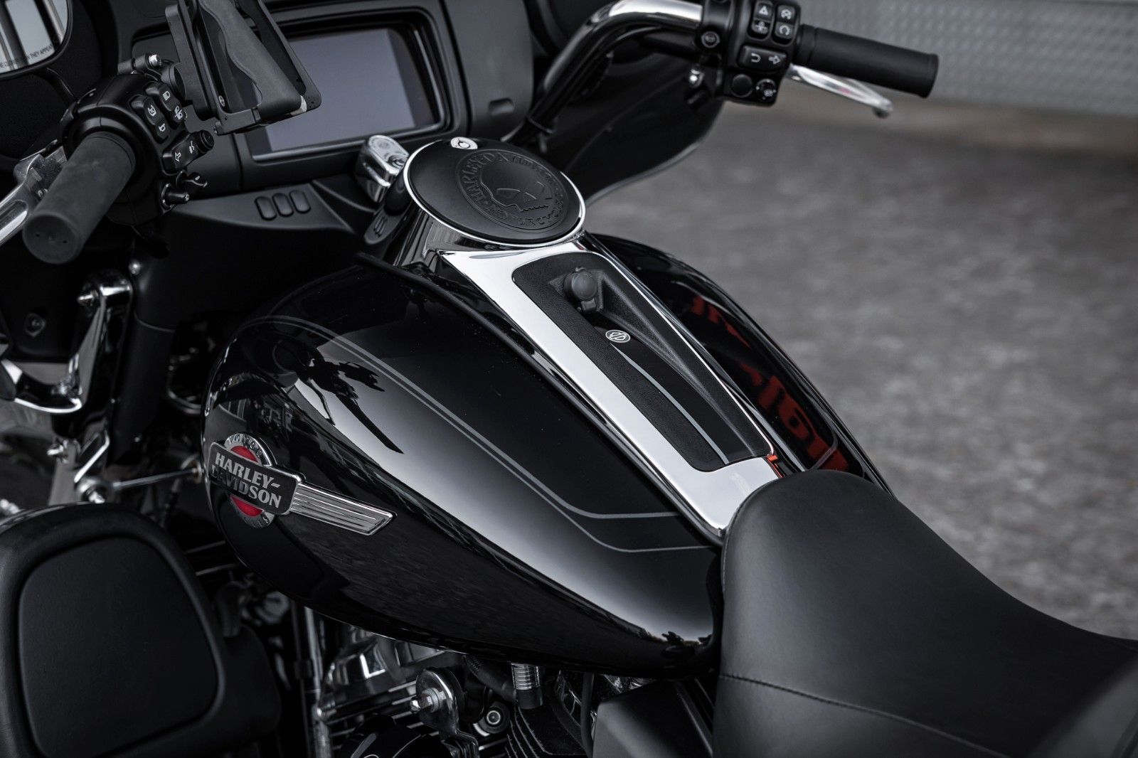 Fahrzeugabbildung Harley-Davidson TRI GLIDE ULTRA TRIKE - JEKILL&HYDE H-D ROULETTE
