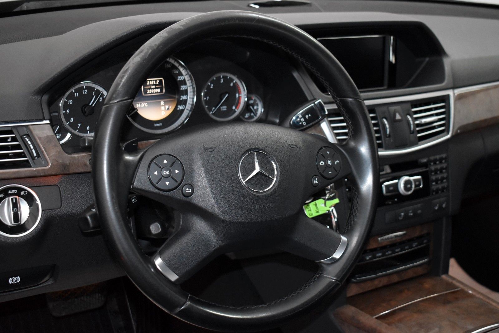 Fahrzeugabbildung Mercedes-Benz E 250 CDI BlueEff 7G,AMG Optik,Leder,Navi,ILS,SH