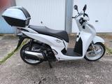Honda SH 300 i  TOP Zustand LED ABS Keyless Garage - Offers