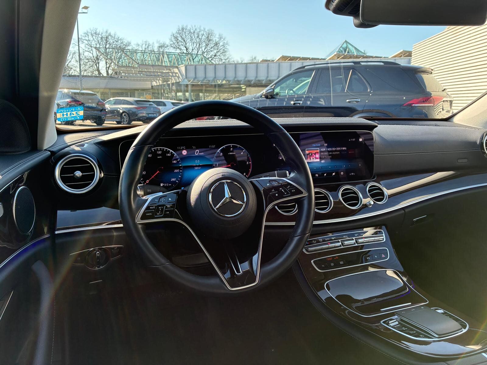 Mercedes-Benz E 220d Exclusive MBUX/Widescreen/LED/RFK/Ambient foto 8