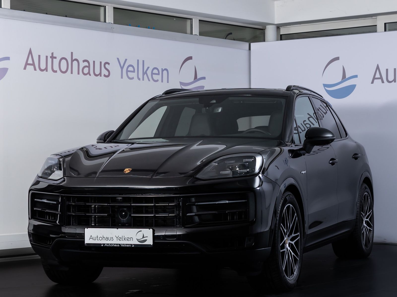 PORSCHE Cayenne E-Hybrid *PANO*LUFT*BOSE*ACC*18-WEGE*21"