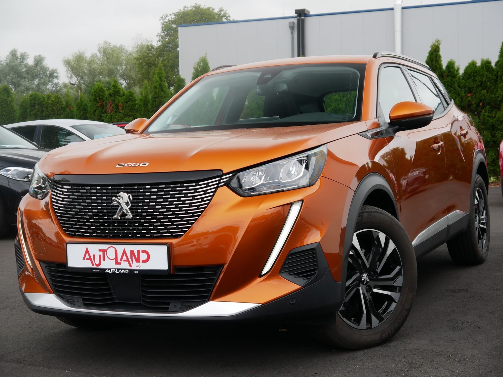 Peugeot 2008 1.2 PureTech Allure AHK Digitales Cockpit
