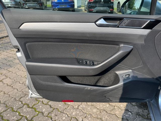 Passat Variant Business 1.5 TSI DSG LED Navi AHK