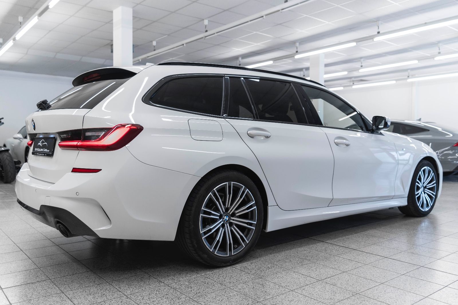 Fahrzeugabbildung BMW 320d Touring  M Sport PDC SZH
